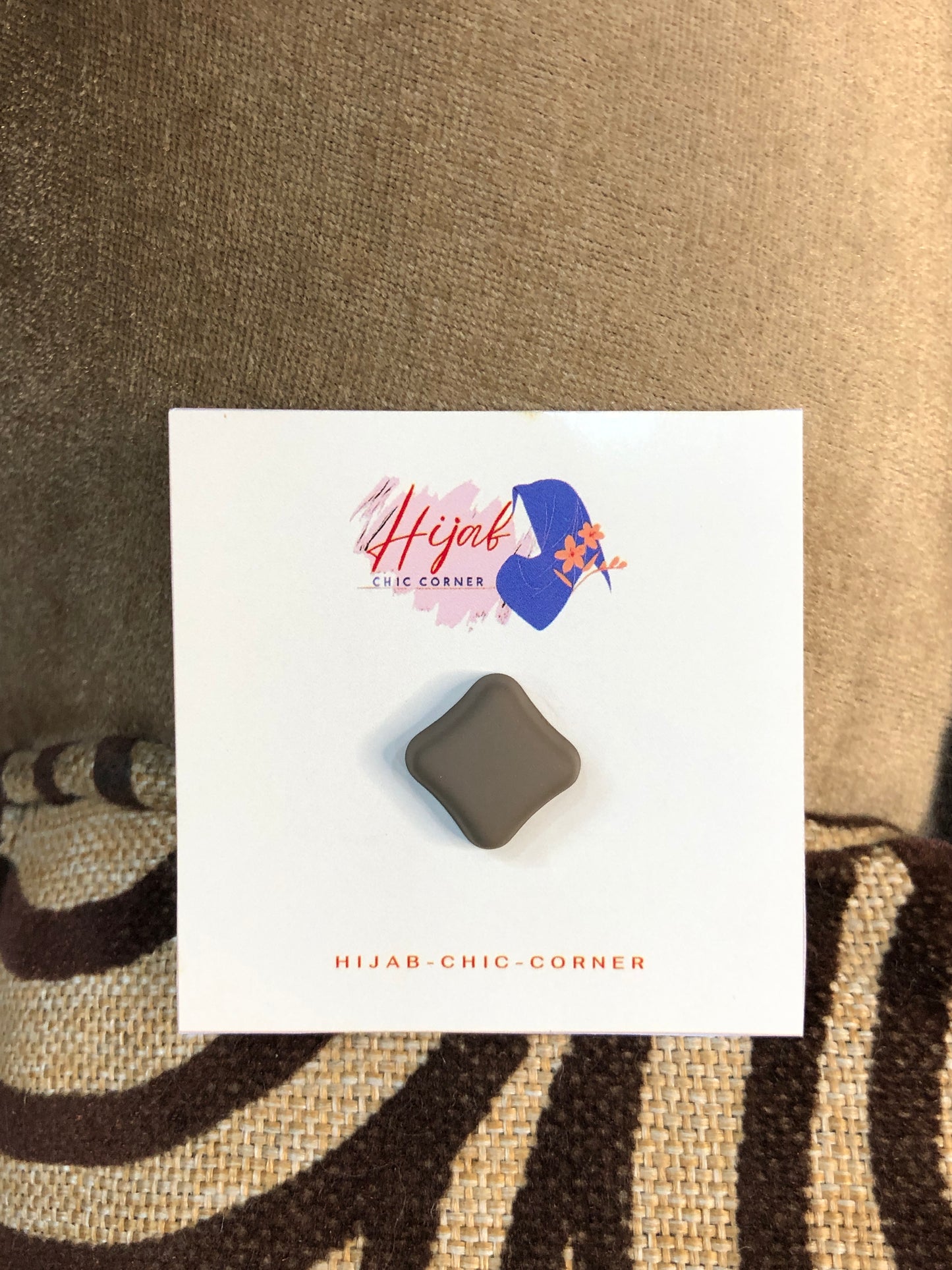 Hijab Magnet - Dark Brown